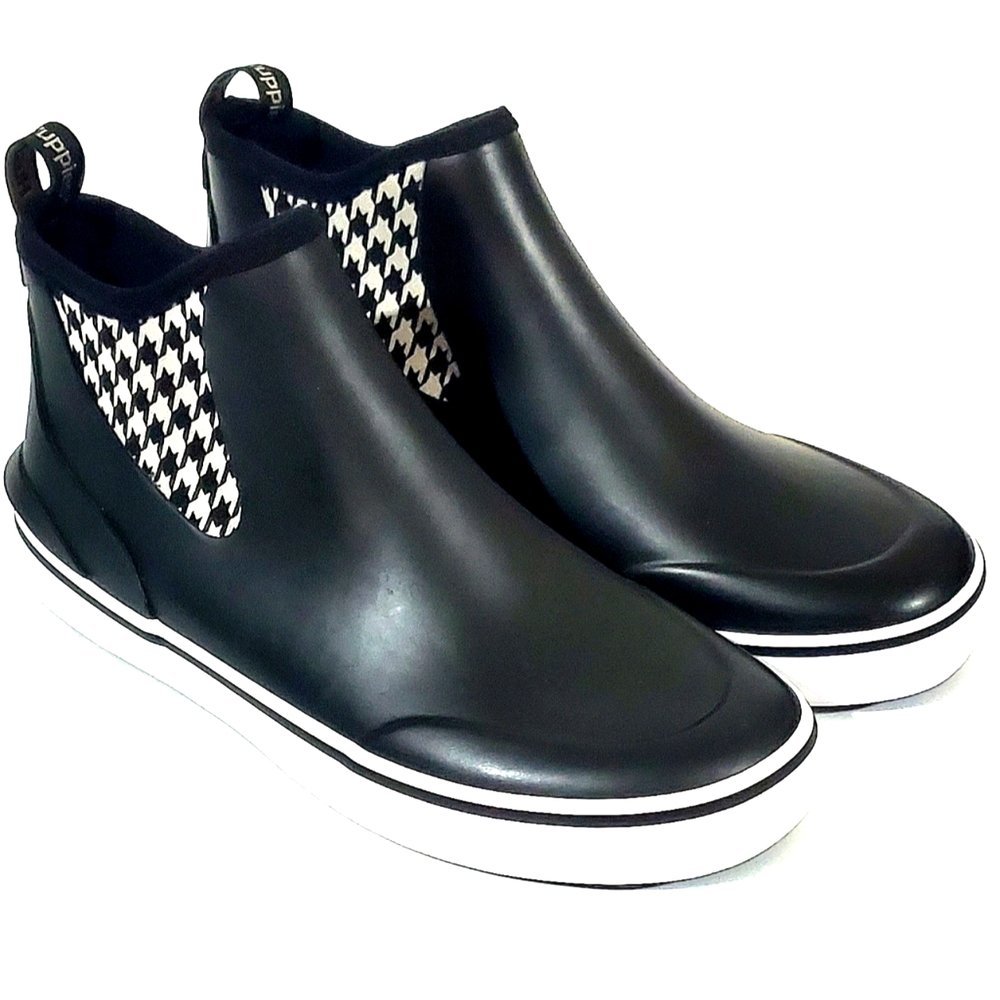 HUSH PUPPIES RAIN SNEAKER ANKLE BOOT. WOMENS Sz:8 UNWORN! WATERPROOF RUBBER.